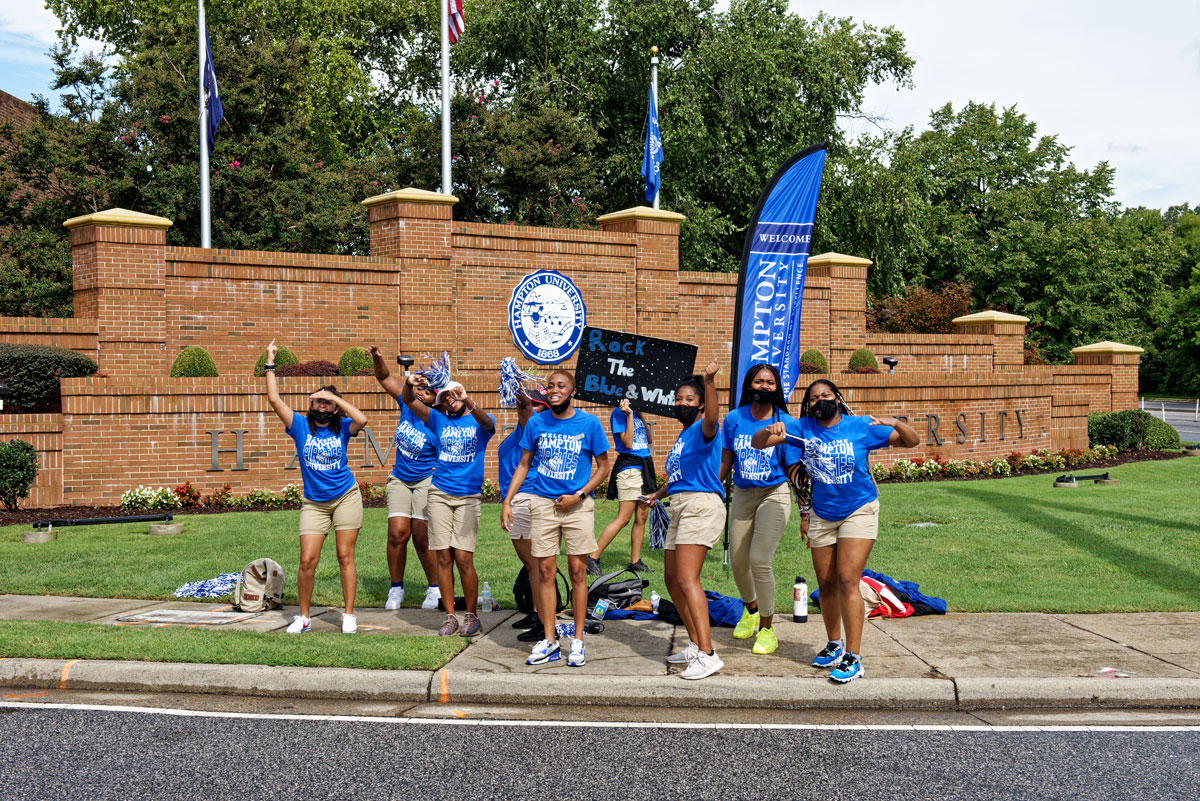 Freshman Students Arrive Hampton University Home